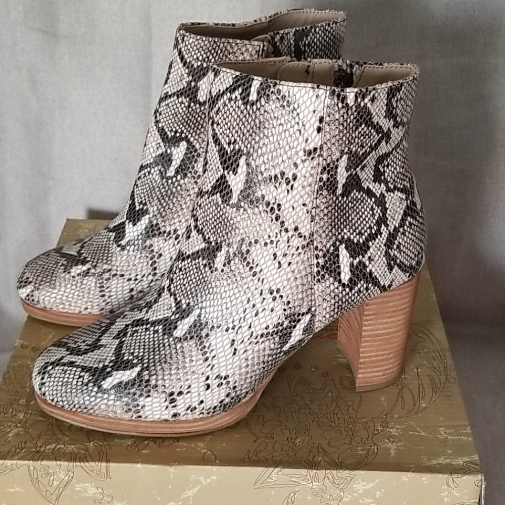 ANKLE Boots